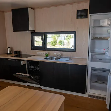 Дом отдыха Delux House 8 Mali Nordsee Camp Пакоштане